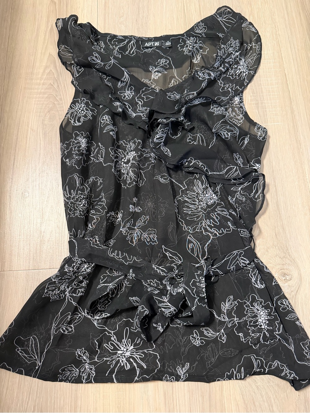 Apt. 9 (Size 6)
